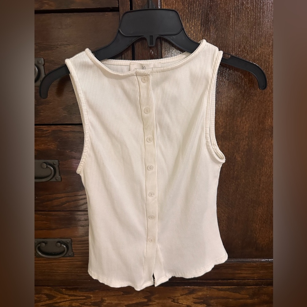 NWT Sleeveless button up